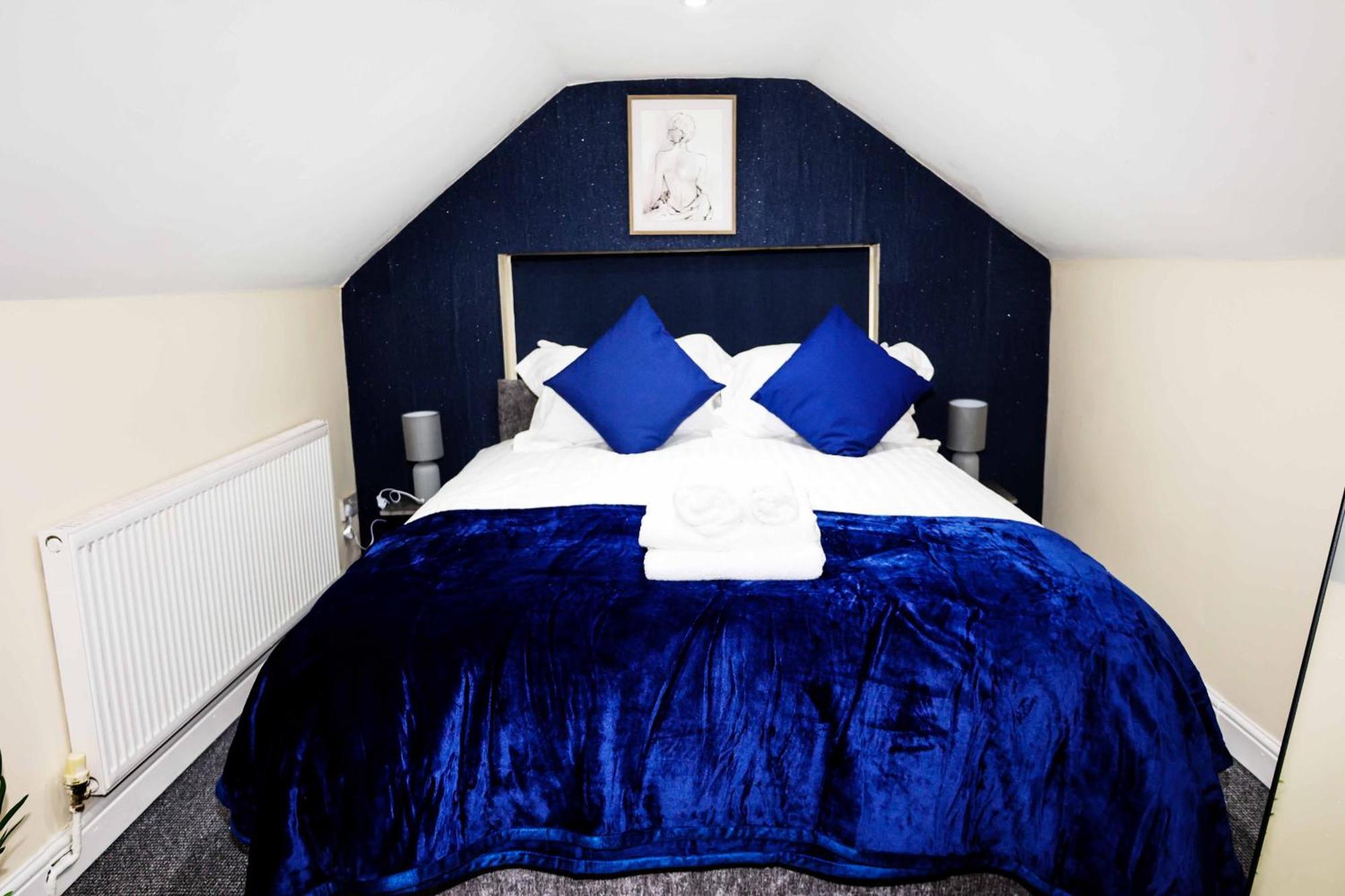 Lausory King Bed Living Your Luxe Home Away Νότιγχαμ Εξωτερικό φωτογραφία