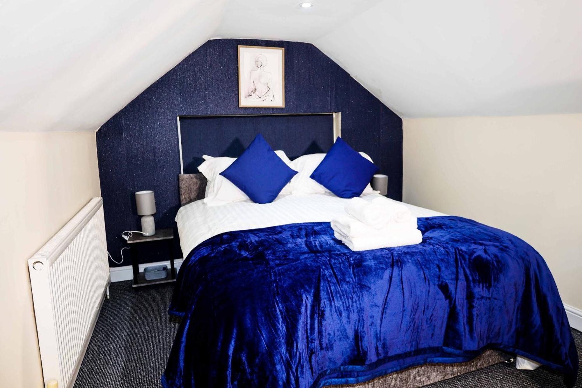 Lausory King Bed Living Your Luxe Home Away Νότιγχαμ Εξωτερικό φωτογραφία