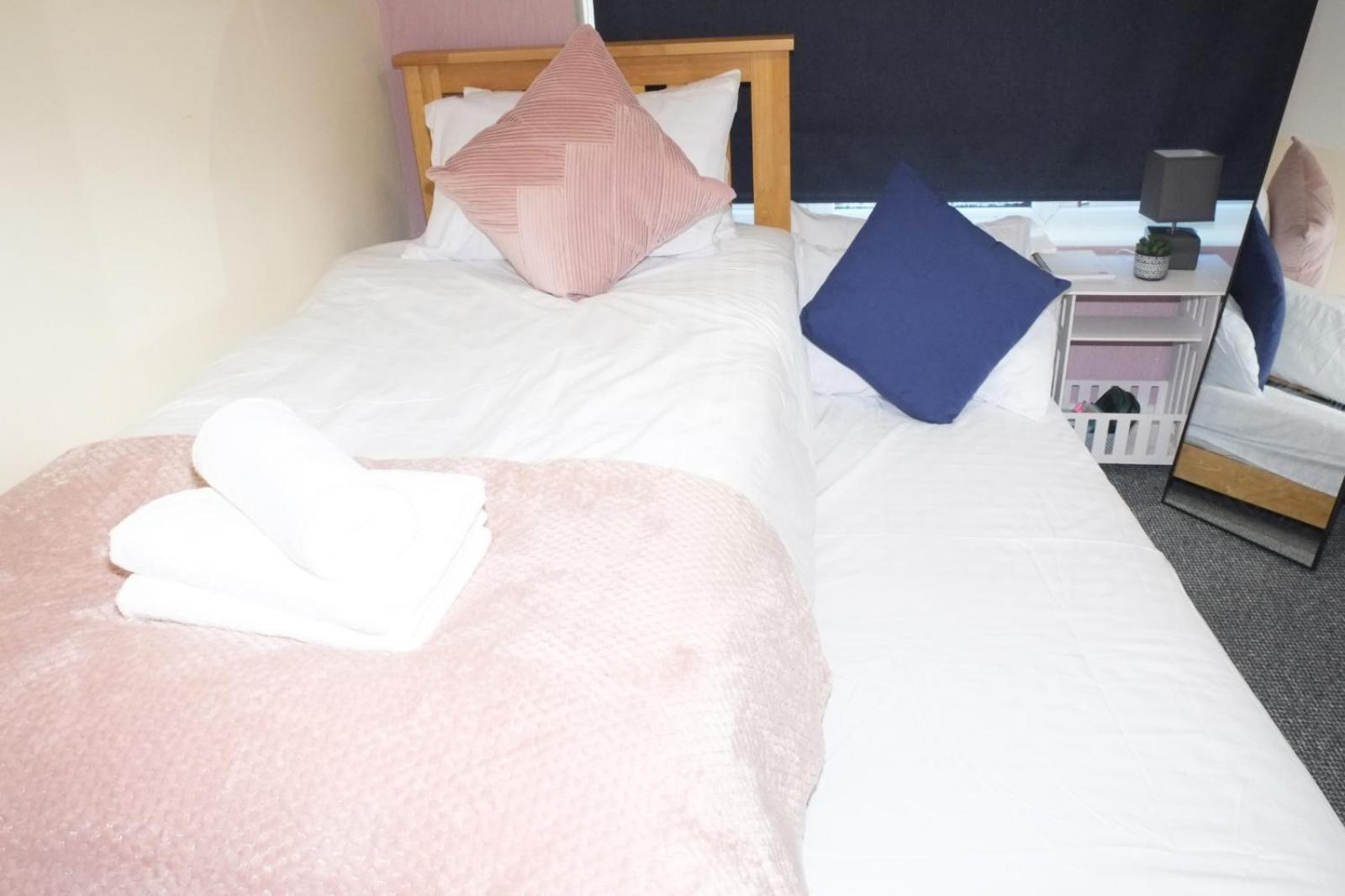 Lausory King Bed Living Your Luxe Home Away Νότιγχαμ Εξωτερικό φωτογραφία