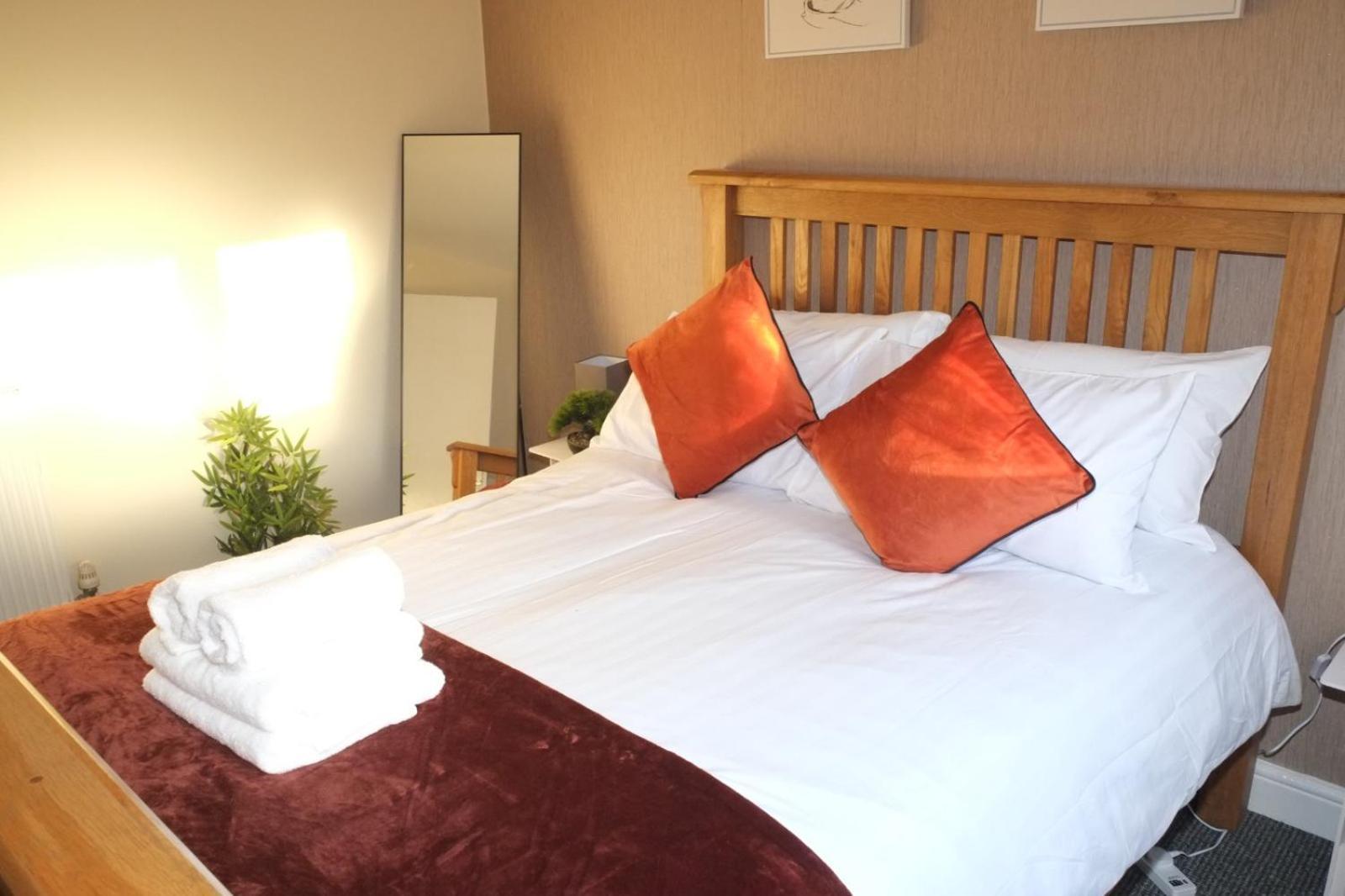 Lausory King Bed Living Your Luxe Home Away Νότιγχαμ Εξωτερικό φωτογραφία