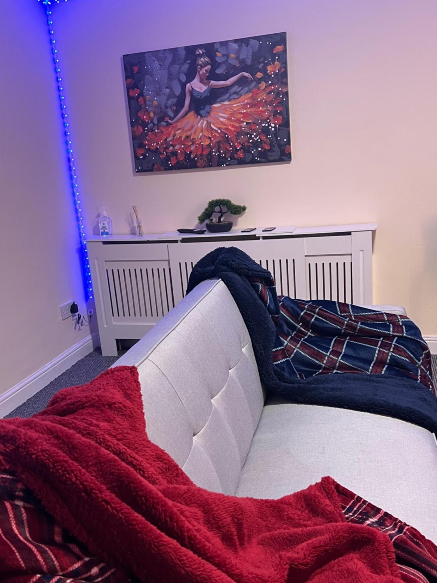 Lausory King Bed Living Your Luxe Home Away Νότιγχαμ Εξωτερικό φωτογραφία